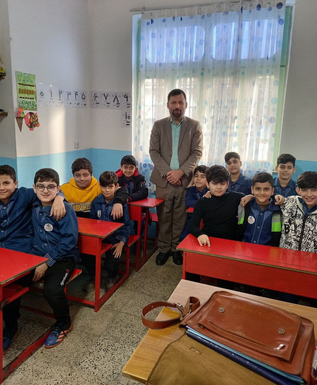 دبستان پسرانه غیردولتی ایزدمهر